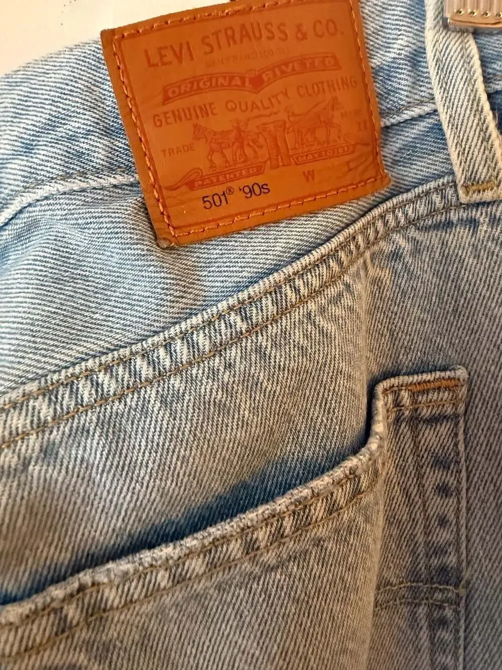 Levi's 501 '90s Original Fit Light Wash Jeans